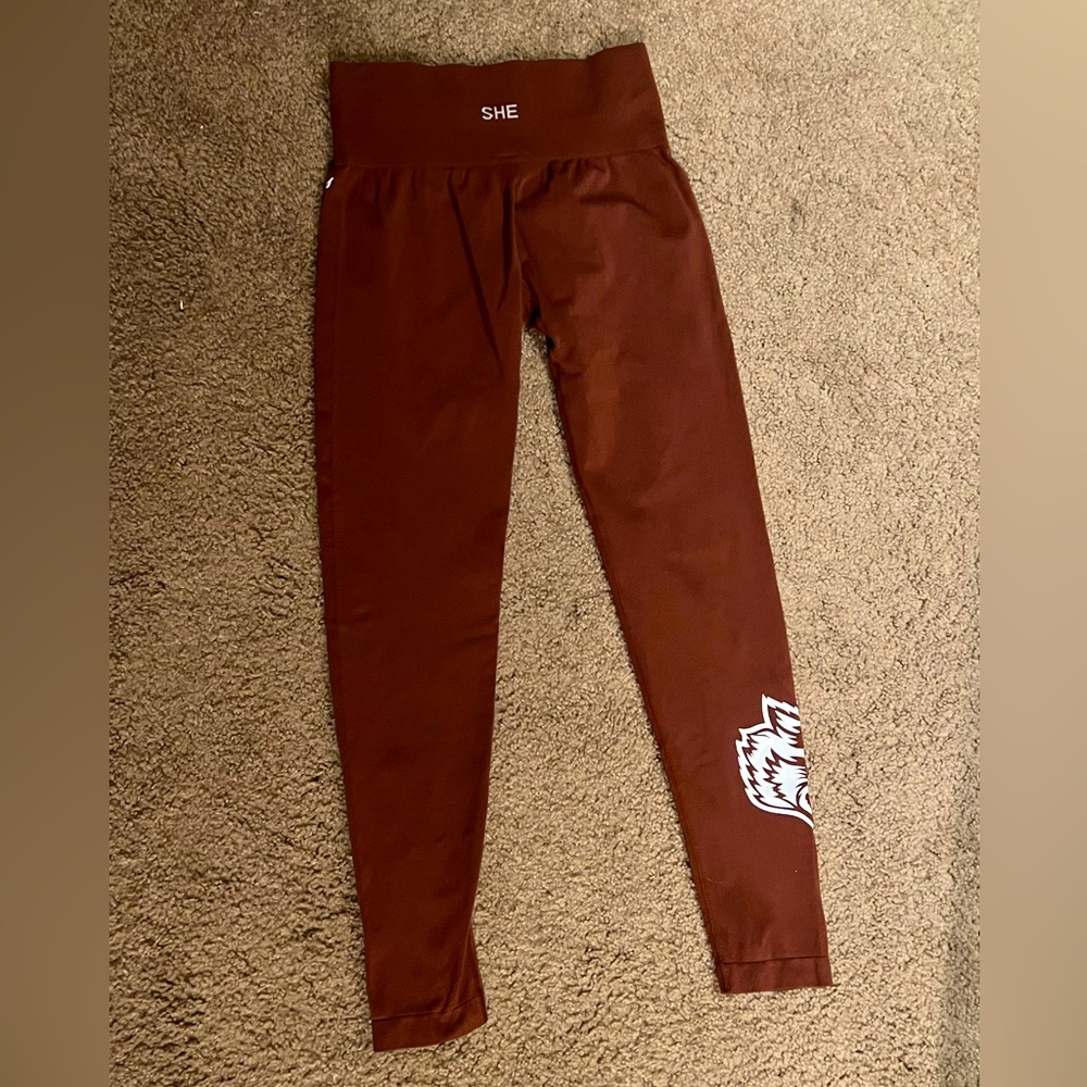 SHE DARC SPORT BIG WOLF HEAD "EVERSON SEAMLESS" LEGGINGS IN CIDER SIZE M